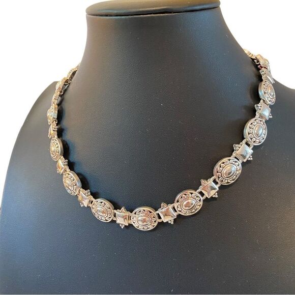 Vintage Silver Toned Statement Necklace w/ S Magnet Clasp. - Picture 2 of 5